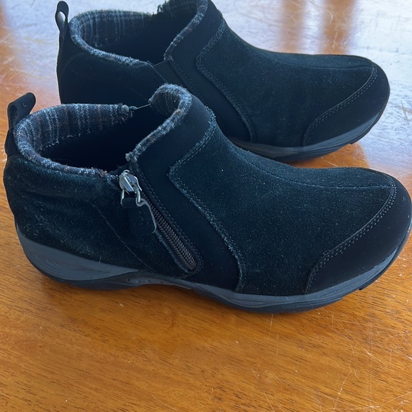 Easy Spirit Boots - Picture 3 of 5